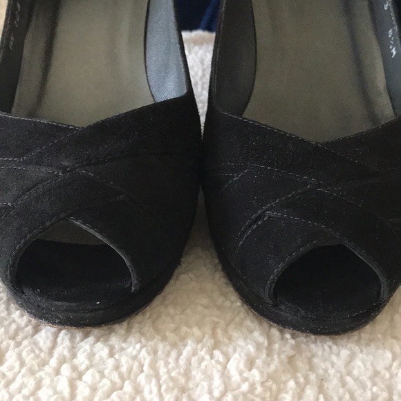 Stuart Weitzman suede, open toes shoes. - Picture 5 of 7